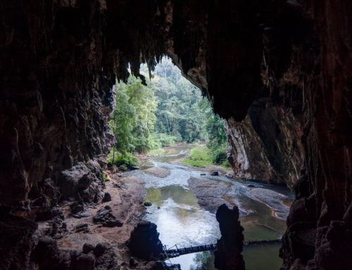 Exploring the deep cave network of Cave Lod in Pai